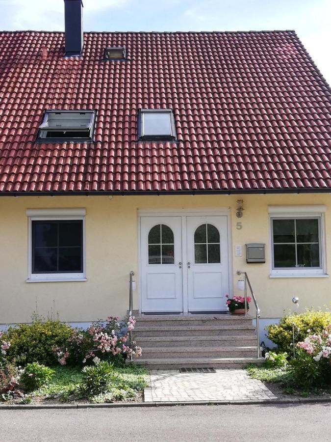 Ferienwohnung Am Bodensee Mit 3 Schlafzimmer Ueber 2 Etage Mit Kleine Balkon Bis 7 Personen Юберлинген Екстериор снимка