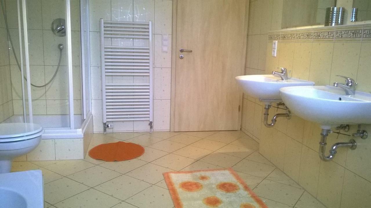 Ferienwohnung Am Bodensee Mit 3 Schlafzimmer Ueber 2 Etage Mit Kleine Balkon Bis 7 Personen Юберлинген Екстериор снимка