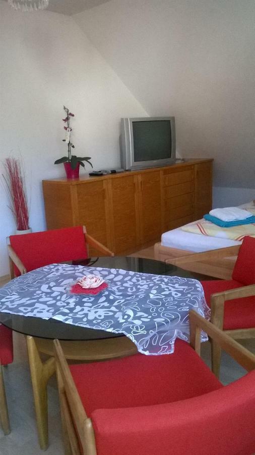 Ferienwohnung Am Bodensee Mit 3 Schlafzimmer Ueber 2 Etage Mit Kleine Balkon Bis 7 Personen Юберлинген Екстериор снимка