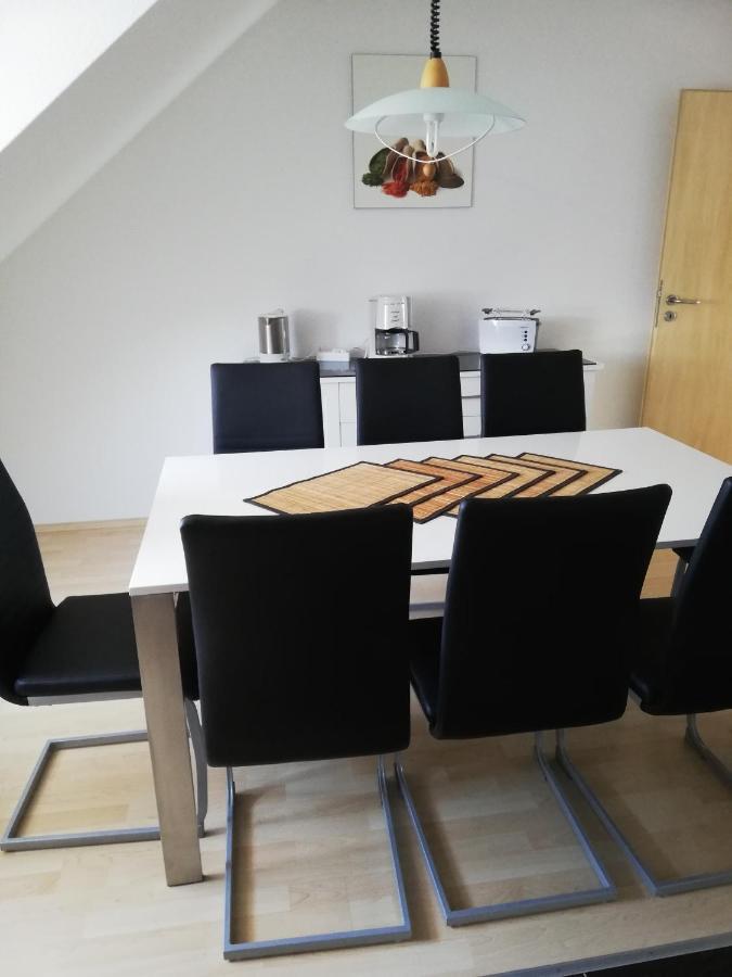 Ferienwohnung Am Bodensee Mit 3 Schlafzimmer Ueber 2 Etage Mit Kleine Balkon Bis 7 Personen Юберлинген Екстериор снимка